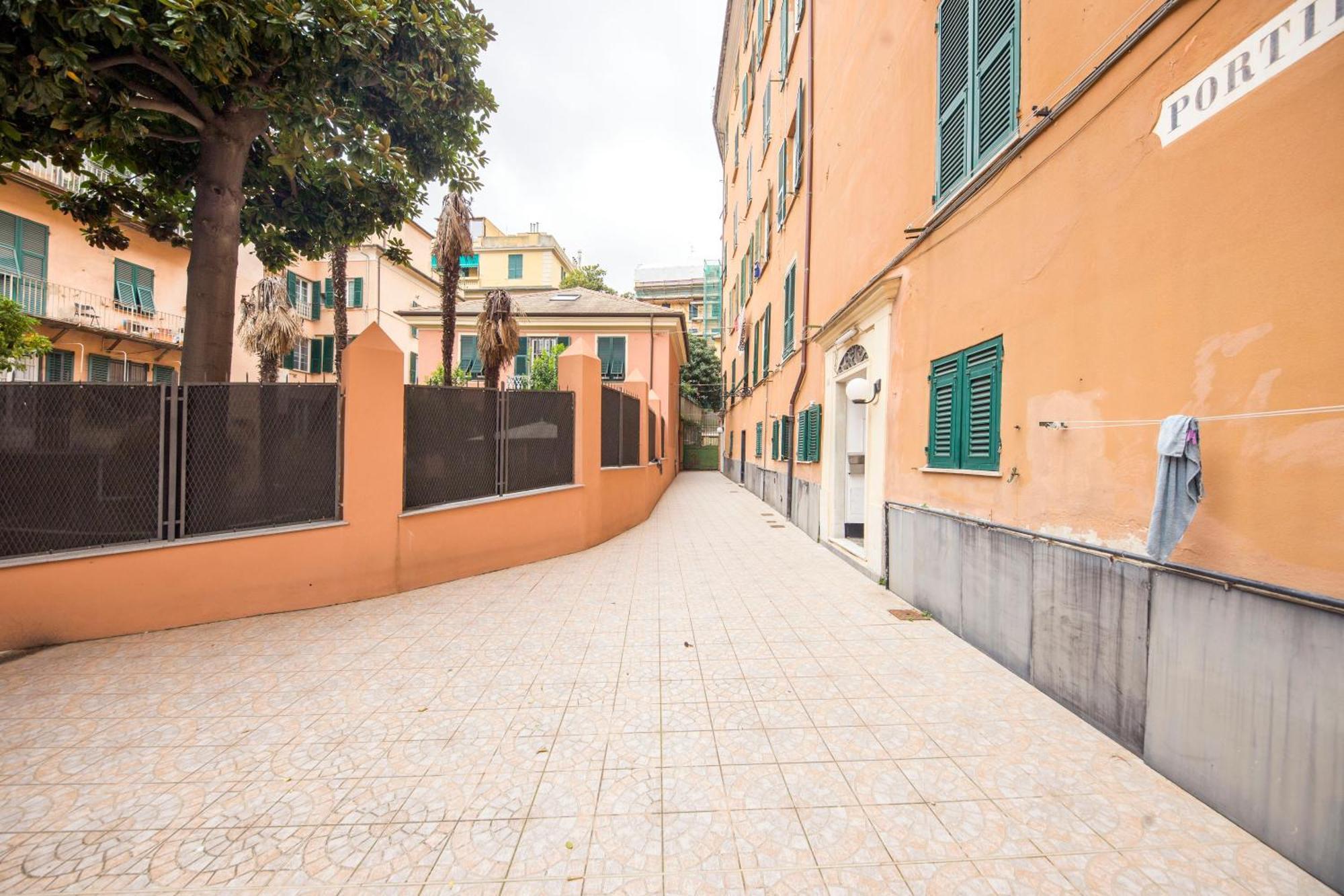 Garibaldi 3 Minutes, Free Wifi & Netflix By Tilo